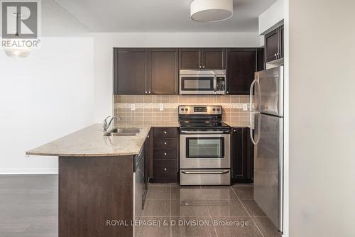 Ph2 - 75 King William Crescent, Richmond Hill (Langstaff), ON - Indoor Photo Showing Kitchen With Stainless Steel Kitchen With Double Sink