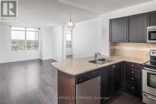 Ph2 - 75 King William Crescent, Richmond Hill (Langstaff), ON - Indoor Photo Showing Kitchen With Stainless Steel Kitchen With Double Sink With Upgraded Kitchen