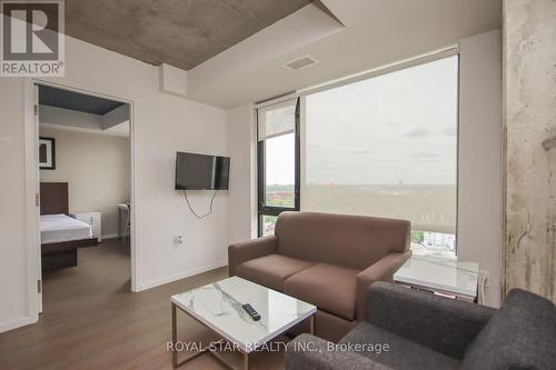 1717 - 105 Champagne Avenue, Ottawa, ON - Indoor Photo Showing Living Room