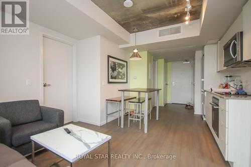 1717 - 105 Champagne Avenue, Ottawa, ON - Indoor Photo Showing Living Room