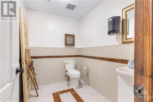 3838 Kenyon Dam Road, North Glengarry, ON - Indoor Photo Showing Bathroom