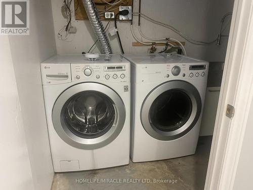 Basemen - 31 Hoseyhill Crescent, Toronto, ON - Indoor Photo Showing Laundry Room