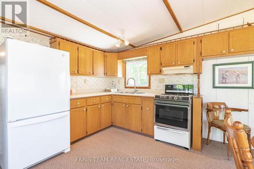 79 Stans Circle, Midland, ON - Indoor Photo Showing Kitchen