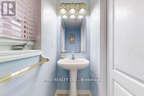 18 Birch Lake Court, Brampton (Bram East), ON - Indoor Photo Showing Bathroom