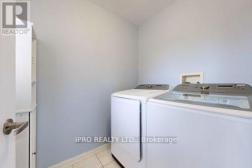 18 Birch Lake Court, Brampton (Bram East), ON -  Photo Showing Laundry Room