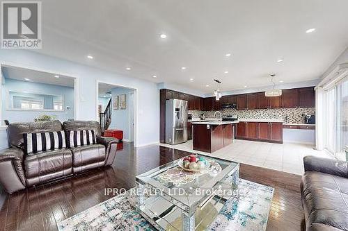 18 Birch Lake Court, Brampton (Bram East), ON - Indoor Photo Showing Living Room