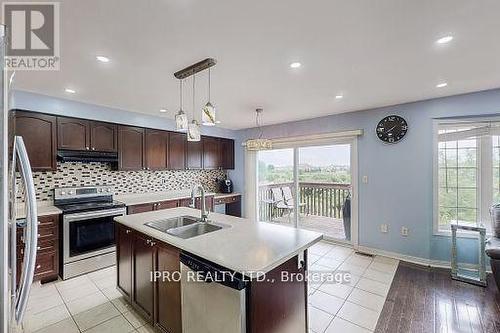 18 Birch Lake Court, Brampton (Bram East), ON - Indoor Photo Showing Kitchen With Double Sink With Upgraded Kitchen