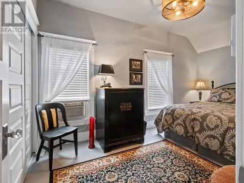 259 Dufferin Street, Fort Erie, ON - Indoor Photo Showing Bedroom