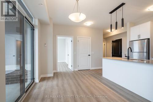 302 - 120 Springvalley Crescent, Hamilton (Gourley), ON - Indoor Photo Showing Kitchen