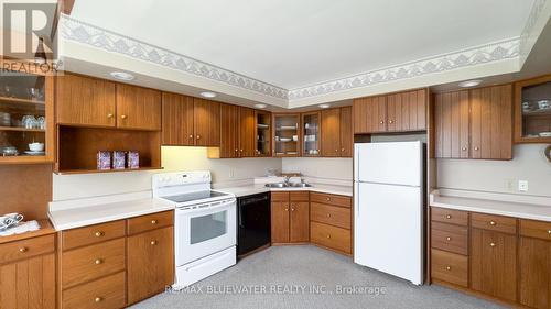 Kitchen (plenty of counter top space) - 40392 Huron Street E, South Huron (Exeter), ON - Indoor Photo Showing Kitchen