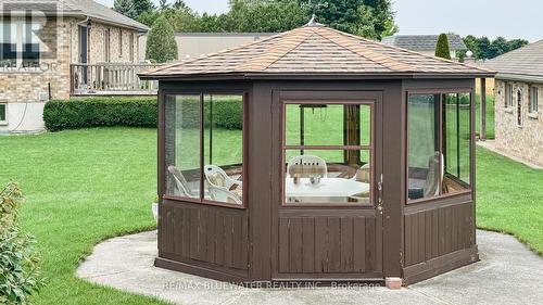 Gazebo - 40392 Huron Street E, South Huron (Exeter), ON - Outdoor