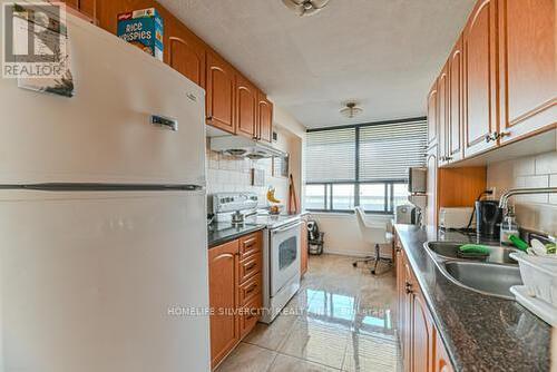 2109 - 18 Knightsbridge Road, Brampton (Queen Street Corridor), ON - Indoor Photo Showing Kitchen