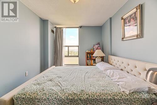 2109 - 18 Knightsbridge Road, Brampton (Queen Street Corridor), ON - Indoor Photo Showing Bedroom