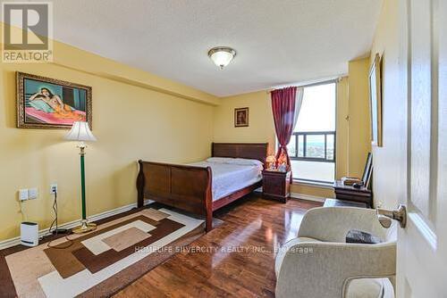 2109 - 18 Knightsbridge Road, Brampton (Queen Street Corridor), ON - Indoor Photo Showing Bedroom