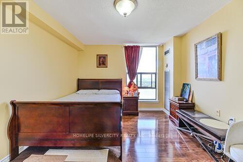 2109 - 18 Knightsbridge Road, Brampton (Queen Street Corridor), ON - Indoor Photo Showing Bedroom