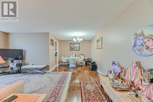 2109 - 18 Knightsbridge Road, Brampton (Queen Street Corridor), ON - Indoor Photo Showing Living Room