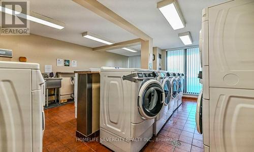 907 - 18 Knightsbridge Road, Brampton (Queen Street Corridor), ON - Indoor Photo Showing Laundry Room