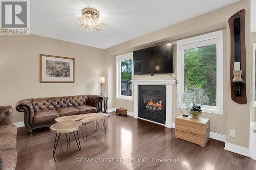 99 Verdi Road, Richmond Hill, ON - Indoor Photo Showing Living Room With Fireplace