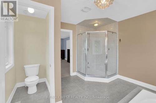 99 Verdi Road, Richmond Hill, ON - Indoor Photo Showing Bathroom