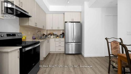 86 - 200 Malta Avenue, Brampton (Fletcher'S Creek South), ON - Indoor Photo Showing Kitchen