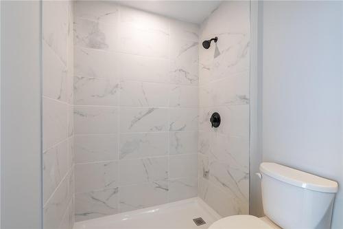 120 Springvalley Crescent|Unit #302, Hamilton, ON - Indoor Photo Showing Bathroom