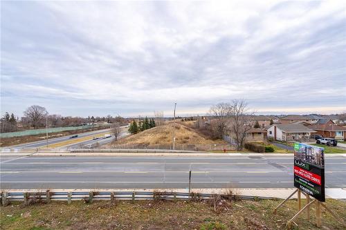 120 Springvalley Crescent|Unit #302, Hamilton, ON - Outdoor With View