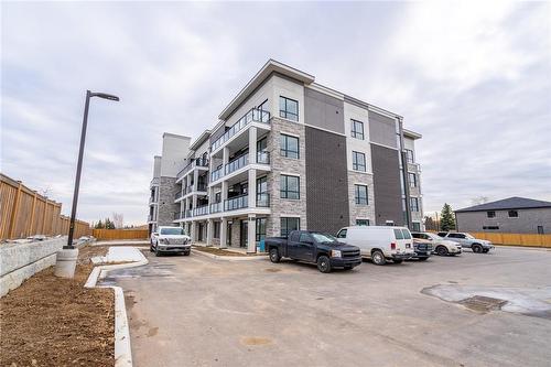 120 Springvalley Crescent|Unit #302, Hamilton, ON - Outdoor