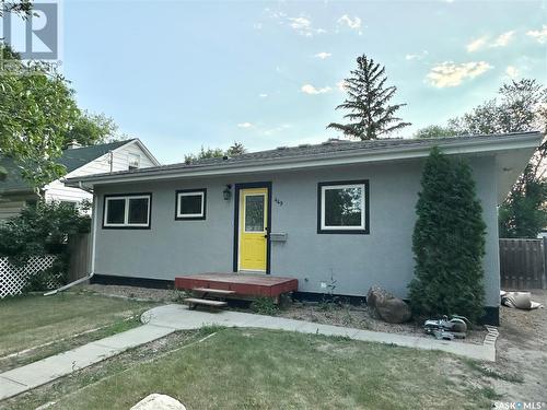 449 5Th Street, Weyburn, SK - Outdoor