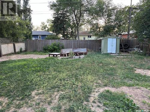 449 5Th Street, Weyburn, SK - Outdoor With Backyard