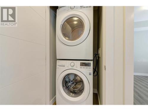 1883 Water Street Unit# 209, Kelowna, BC - Indoor Photo Showing Laundry Room