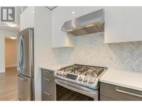 1883 Water Street Unit# 209, Kelowna, BC - Indoor Photo Showing Kitchen With Upgraded Kitchen