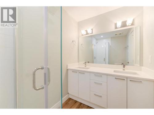 1883 Water Street Unit# 209, Kelowna, BC - Indoor Photo Showing Bathroom