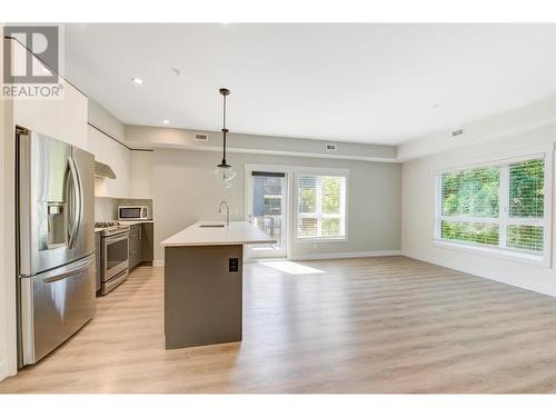 1883 Water Street Unit# 209, Kelowna, BC - Indoor Photo Showing Kitchen