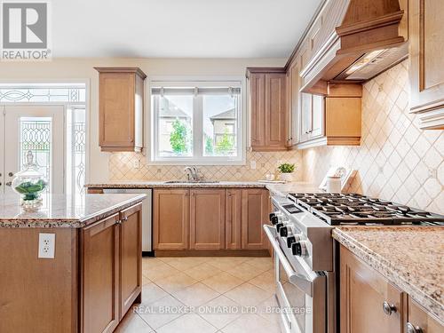 60 Impulse Circle, Brampton (Credit Valley), ON - Indoor Photo Showing Kitchen With Upgraded Kitchen