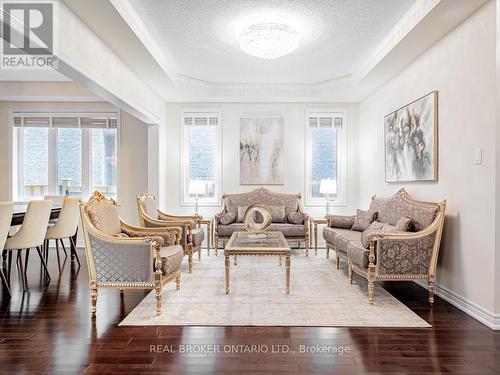 60 Impulse Circle, Brampton (Credit Valley), ON - Indoor Photo Showing Living Room