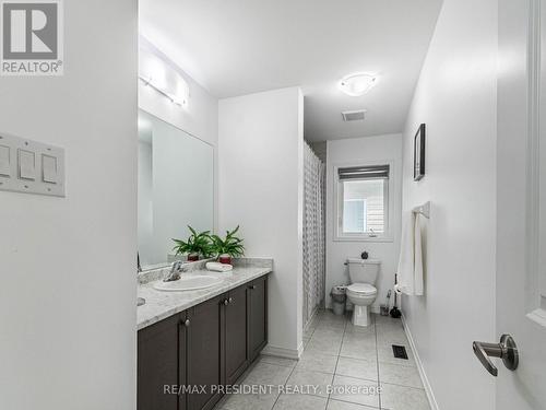 161 Munro Circle E, Brantford, ON - Indoor Photo Showing Bathroom