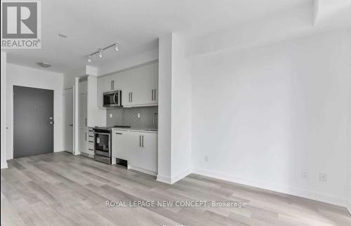 404 - 5180 Yonge Street, Toronto (Willowdale West), ON - Indoor Photo Showing Kitchen