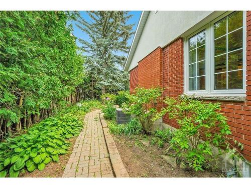 1133 Normandy Crescent, Ottawa, ON 