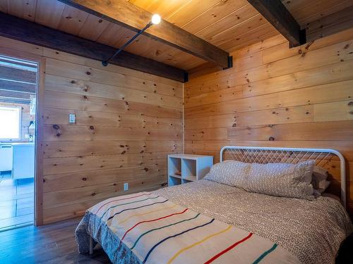 Master bedroom - 1040 Ch. Beaupré, Lac-Aux-Sables, QC - Indoor Photo Showing Bedroom