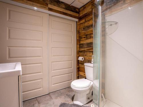 Bathroom - 1040 Ch. Beaupré, Lac-Aux-Sables, QC - Indoor Photo Showing Bathroom