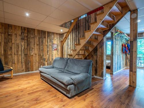 Living room - 1040 Ch. Beaupré, Lac-Aux-Sables, QC - Indoor