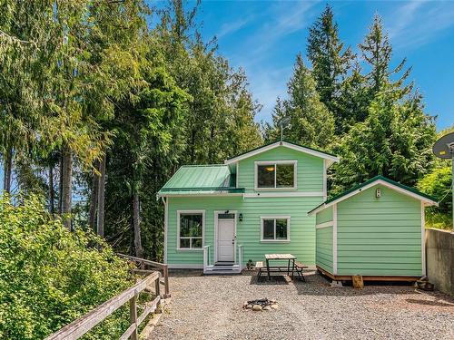 2270 South Lake Rd, Qualicum Beach, BC 