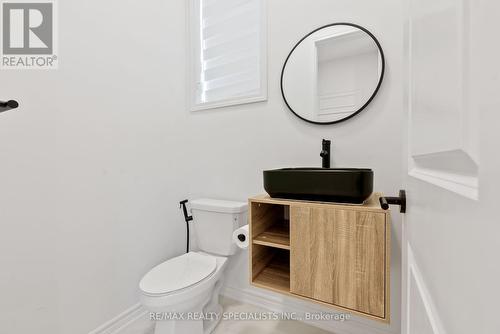 1696 Dance Court, Milton (Bowes), ON - Indoor Photo Showing Bathroom