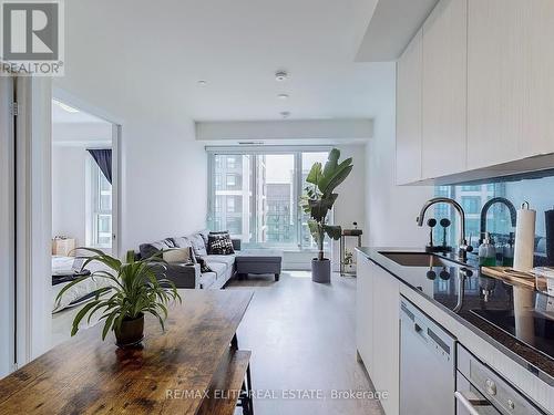 3532 - 5 Mabelle Avenue, Toronto (Islington-City Centre West), ON - Indoor Photo Showing Kitchen With Upgraded Kitchen