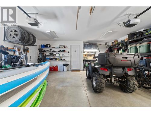 421 21 Street Se, Salmon Arm, BC - Indoor Photo Showing Garage