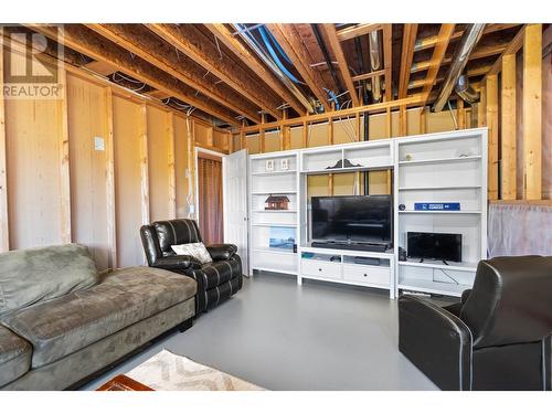 421 21 Street Se, Salmon Arm, BC - Indoor Photo Showing Basement