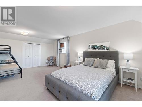 421 21 Street Se, Salmon Arm, BC - Indoor Photo Showing Bedroom