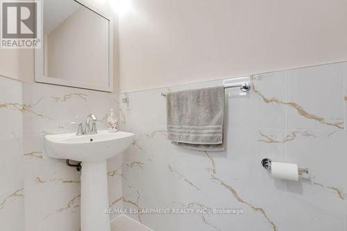 162 Westbank Trail, Hamilton (Stoney Creek Mountain), ON - Indoor Photo Showing Bathroom