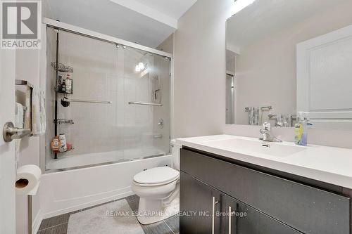 162 Westbank Trail, Hamilton (Stoney Creek Mountain), ON - Indoor Photo Showing Bathroom