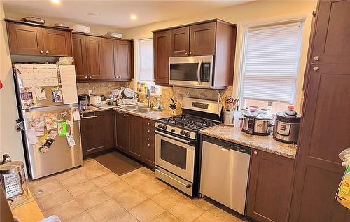 384 Talbot Street, Hamilton, ON - Indoor Photo Showing Kitchen With Double Sink